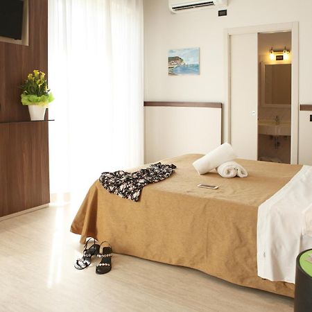Hotel Mondial Porto Recanati Exterior photo