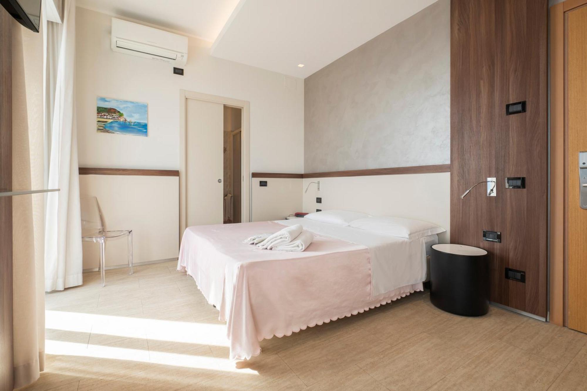 Hotel Mondial Porto Recanati Exterior photo