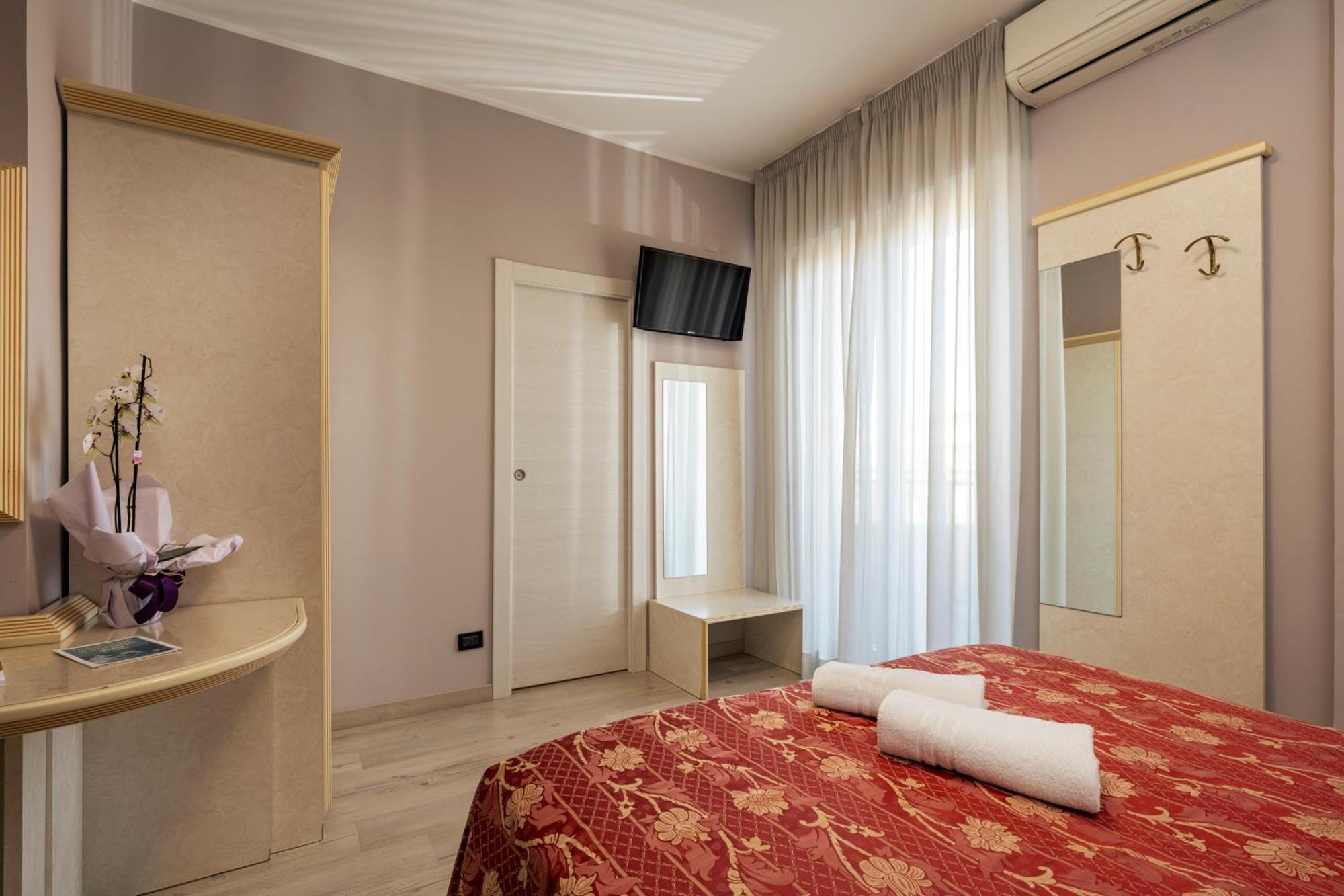 Hotel Mondial Porto Recanati Exterior photo