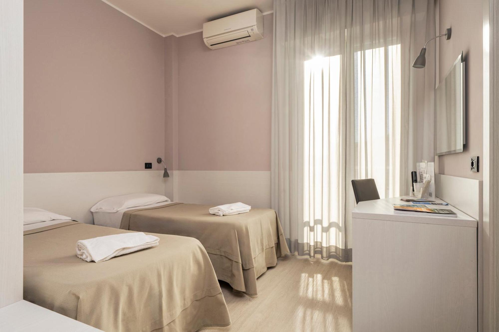 Hotel Mondial Porto Recanati Exterior photo