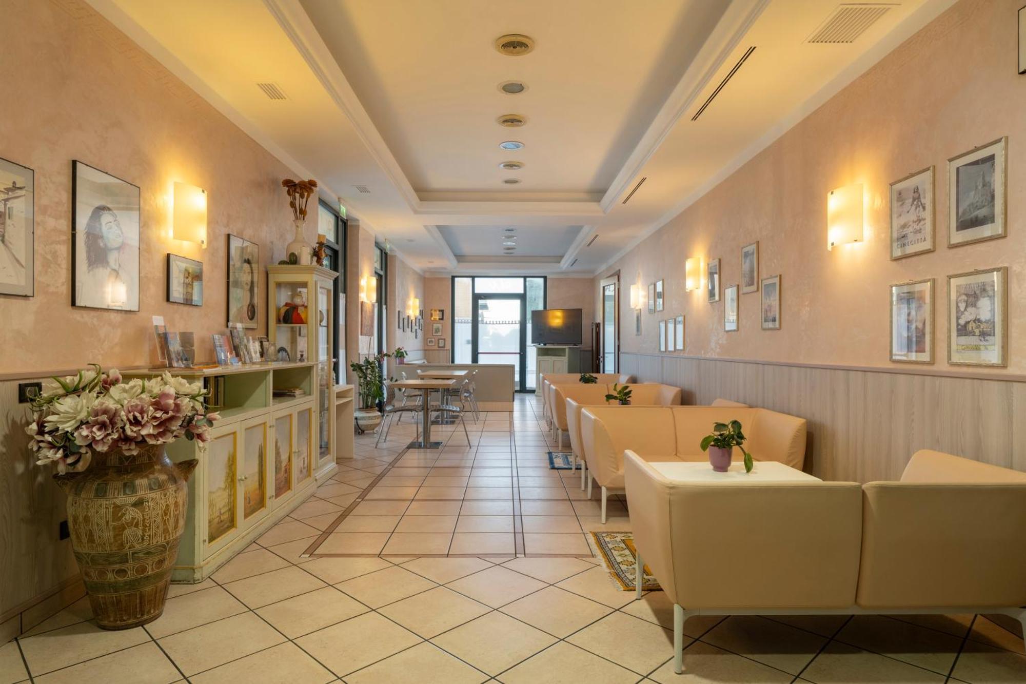 Hotel Mondial Porto Recanati Exterior photo