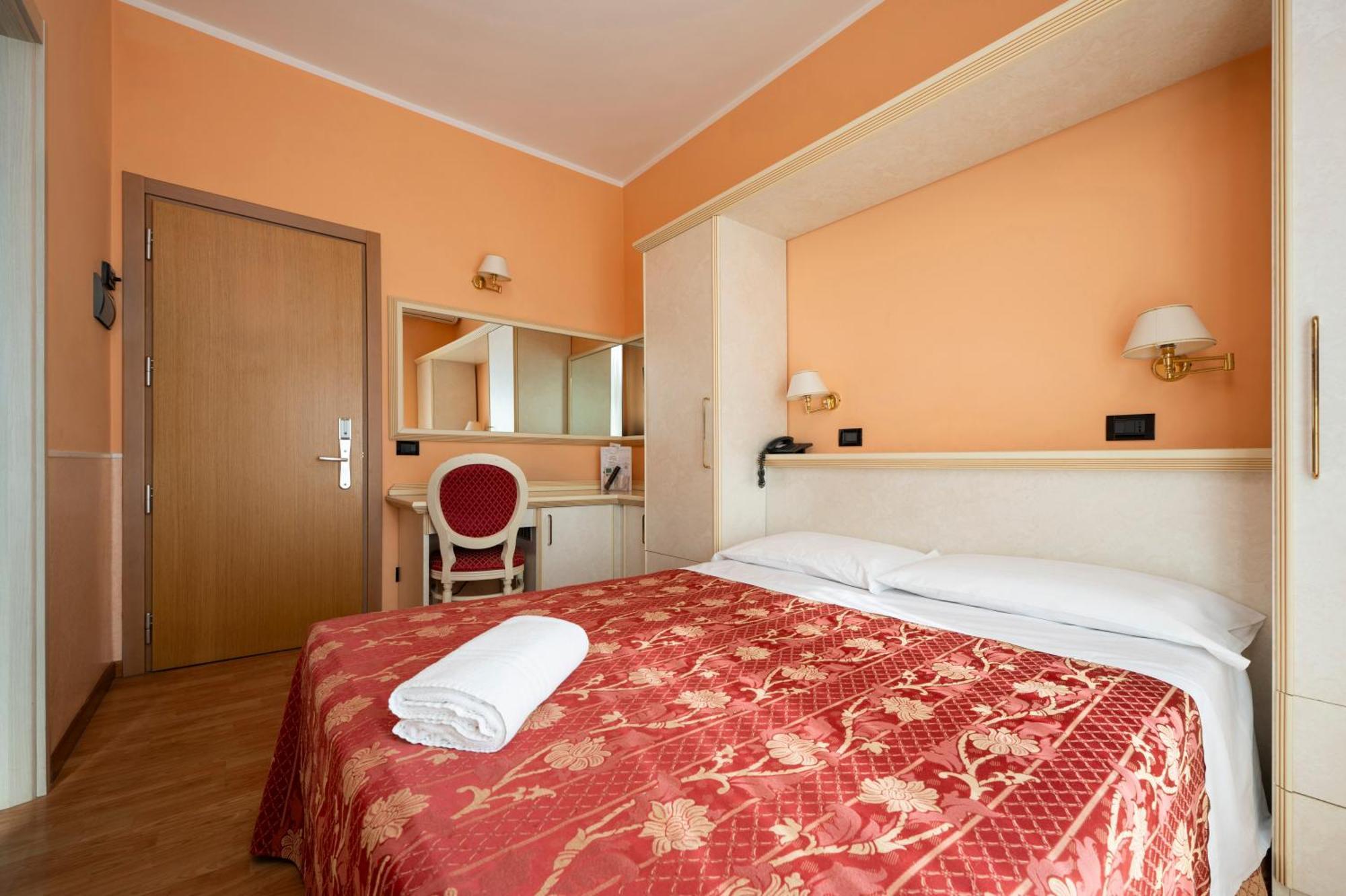 Hotel Mondial Porto Recanati Exterior photo